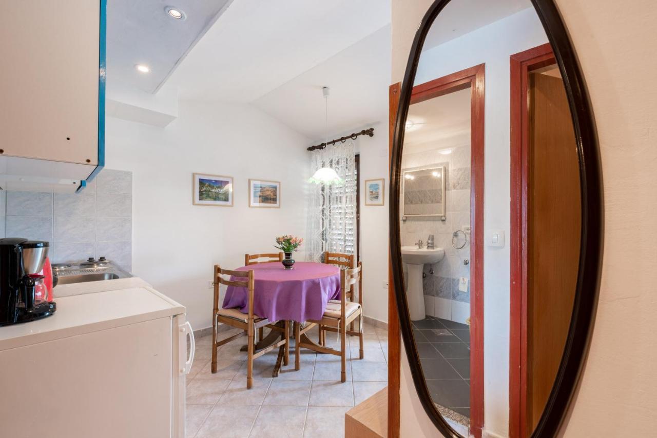 Apartments Mandica Rabac Exterior foto