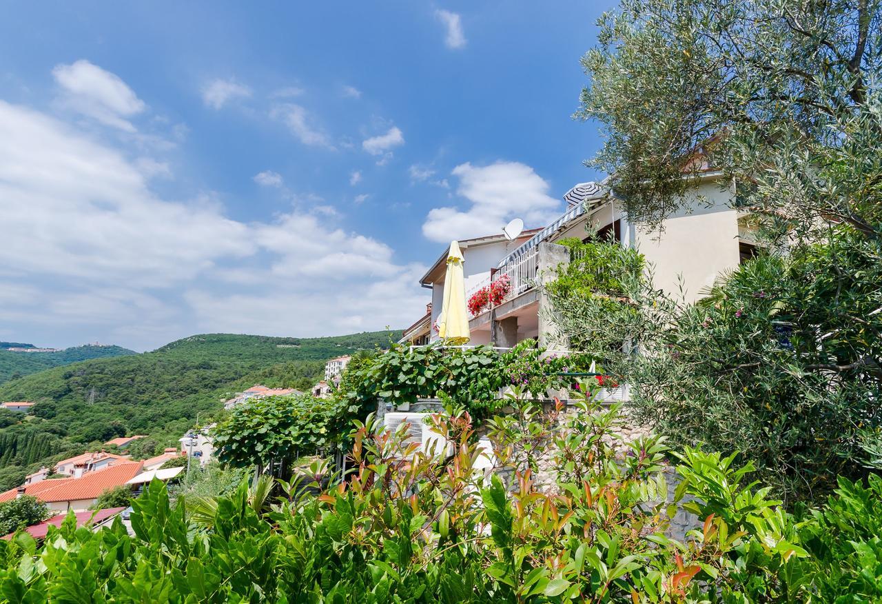 Apartments Mandica Rabac Exterior foto